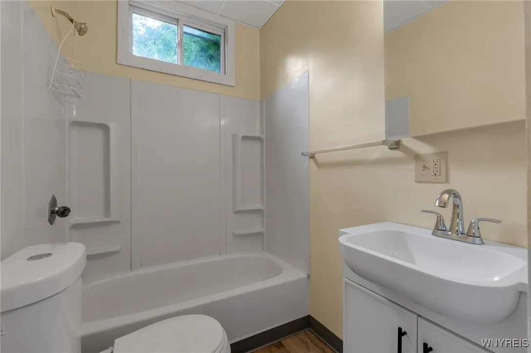 124 Hawley Street, Buffalo, New York 14213, Buffalo, New York 14213, 6 Bedrooms Bedrooms, ,2 BathroomsBathrooms,Residential,For Sale,124 Hawley Street, Buffalo, New York 14213,B1623456