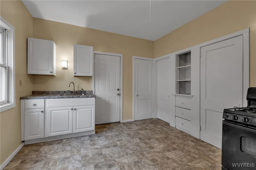 124 Hawley Street, Buffalo, New York 14213, Buffalo, New York 14213, 6 Bedrooms Bedrooms, ,2 BathroomsBathrooms,Residential,For Sale,124 Hawley Street, Buffalo, New York 14213,B1623456