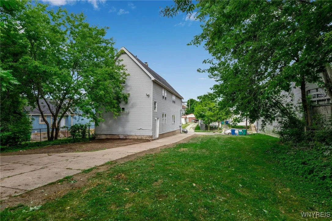124 Hawley Street, Buffalo, New York 14213, Buffalo, New York 14213, 6 Bedrooms Bedrooms, ,2 BathroomsBathrooms,Residential,For Sale,124 Hawley Street, Buffalo, New York 14213,B1623456