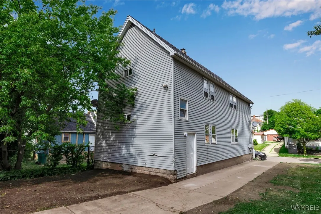 124 Hawley Street, Buffalo, New York 14213, Buffalo, New York 14213, 6 Bedrooms Bedrooms, ,2 BathroomsBathrooms,Residential,For Sale,124 Hawley Street, Buffalo, New York 14213,B1623456
