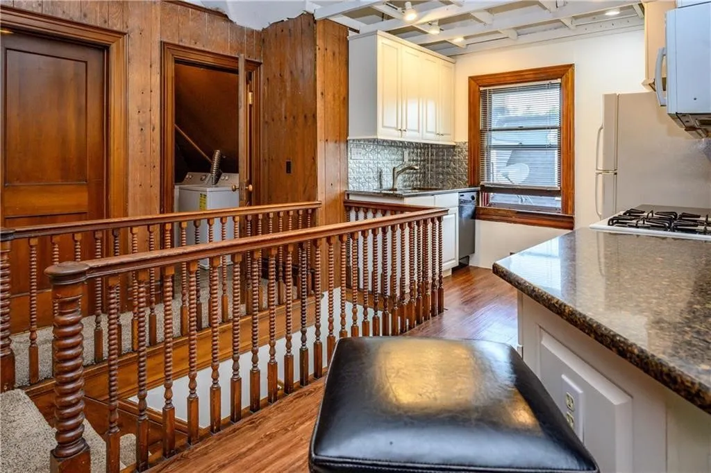 103 Argyle Street, Rochester, New York 14607, Rochester, New York 14607, 2 Bedrooms Bedrooms, 5 Rooms Rooms,1 BathroomBathrooms,Residential Lease,For Rent,103 Argyle Street, Rochester, New York 14607,R1624913