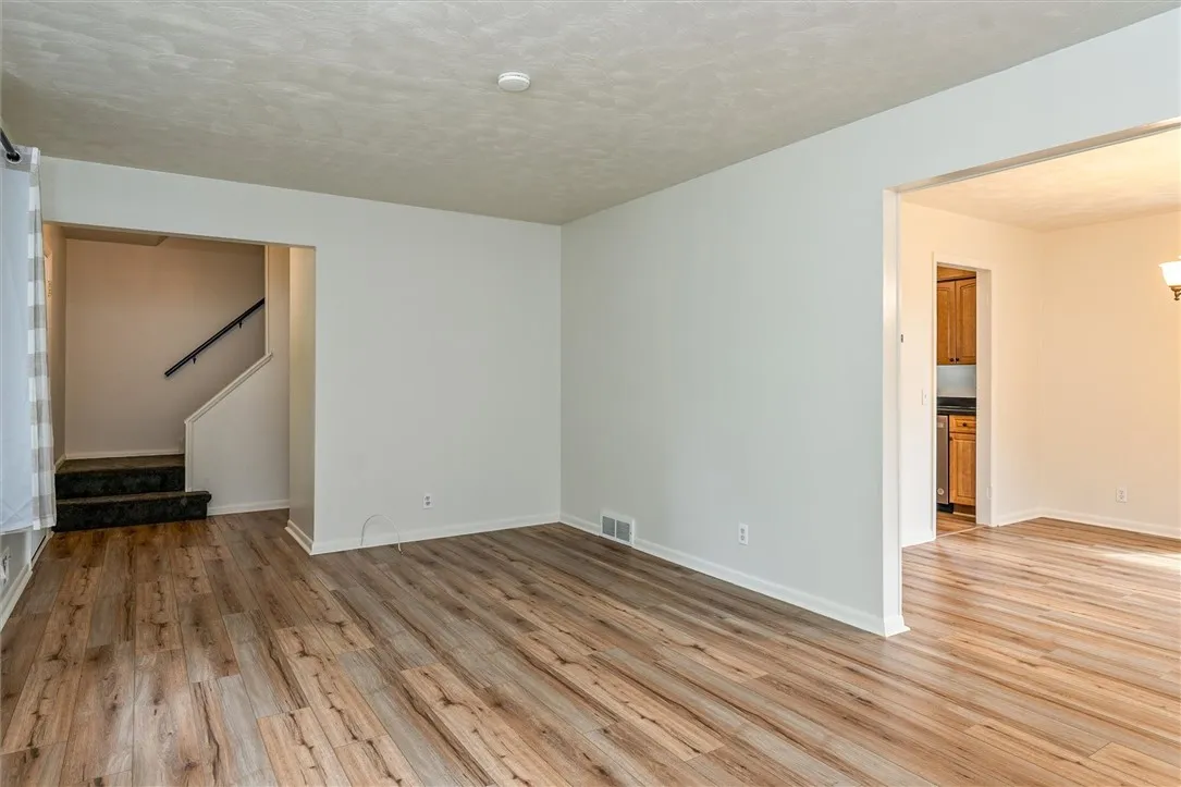 10 Matthew Drive, Perinton, New York 14450, Perinton, New York 14450, 3 Bedrooms Bedrooms, 9 Rooms Rooms,1 BathroomBathrooms,Residential,Closed,10 Matthew Drive, Perinton, New York 14450,0,R1624894
