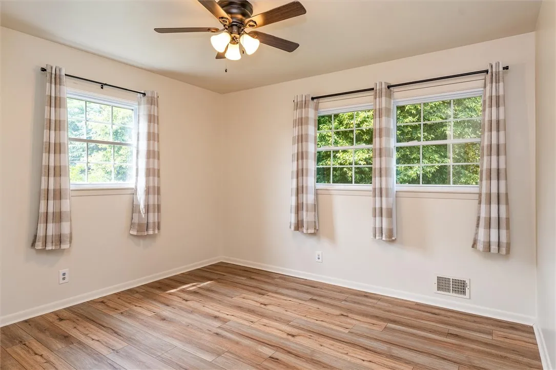 10 Matthew Drive, Perinton, New York 14450, Perinton, New York 14450, 3 Bedrooms Bedrooms, 9 Rooms Rooms,1 BathroomBathrooms,Residential,Closed,10 Matthew Drive, Perinton, New York 14450,0,R1624894