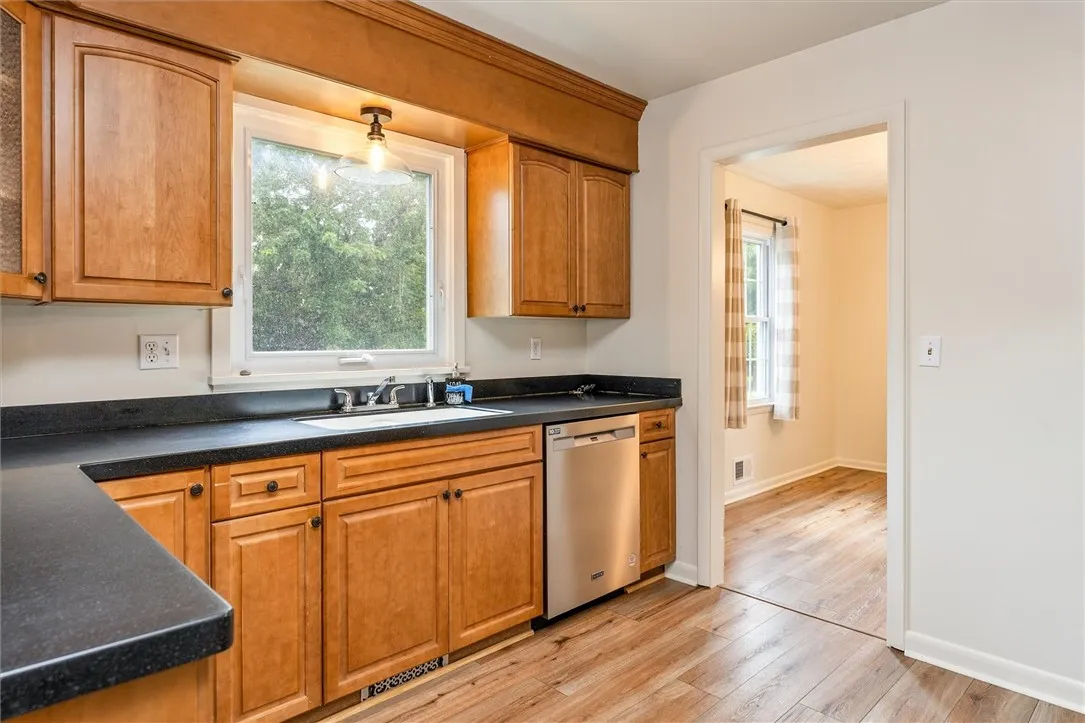 10 Matthew Drive, Perinton, New York 14450, Perinton, New York 14450, 3 Bedrooms Bedrooms, 9 Rooms Rooms,1 BathroomBathrooms,Residential,Closed,10 Matthew Drive, Perinton, New York 14450,0,R1624894