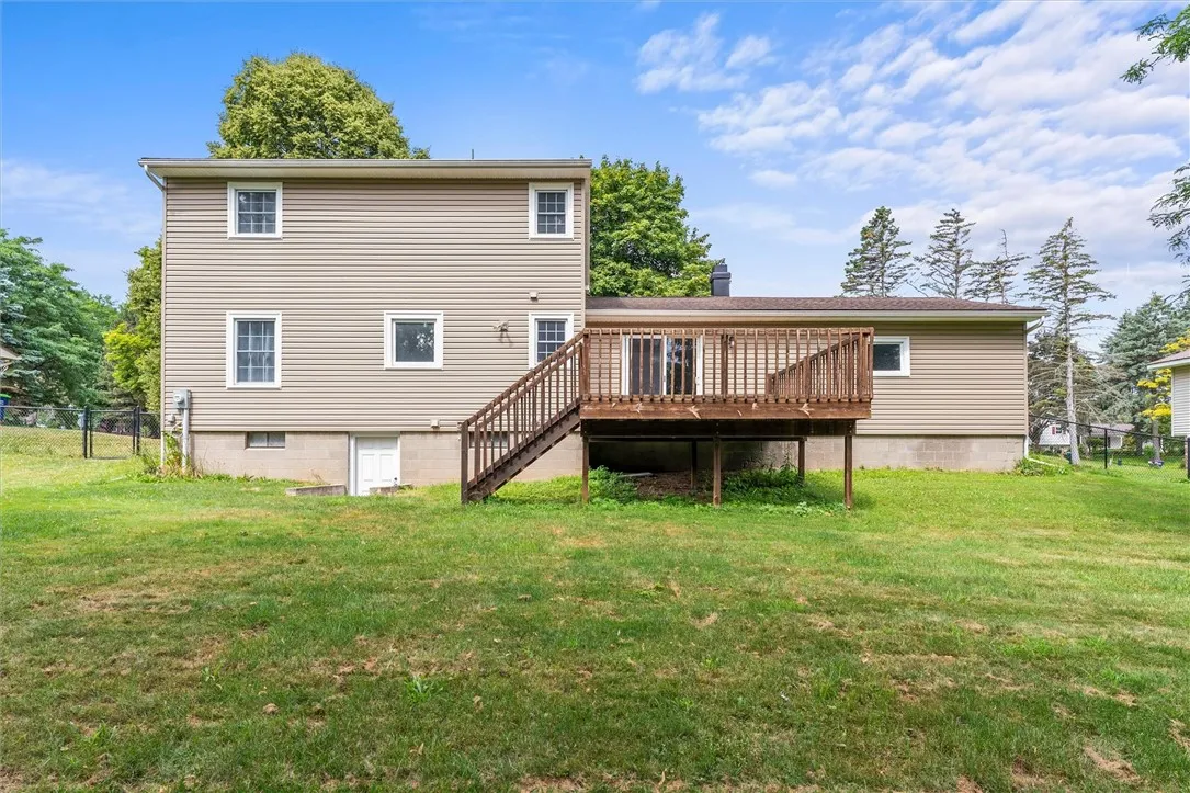 10 Matthew Drive, Perinton, New York 14450, Perinton, New York 14450, 3 Bedrooms Bedrooms, 9 Rooms Rooms,1 BathroomBathrooms,Residential,Closed,10 Matthew Drive, Perinton, New York 14450,0,R1624894