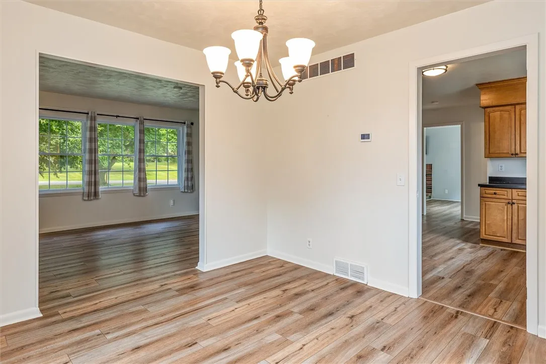 10 Matthew Drive, Perinton, New York 14450, Perinton, New York 14450, 3 Bedrooms Bedrooms, 9 Rooms Rooms,1 BathroomBathrooms,Residential,Closed,10 Matthew Drive, Perinton, New York 14450,0,R1624894