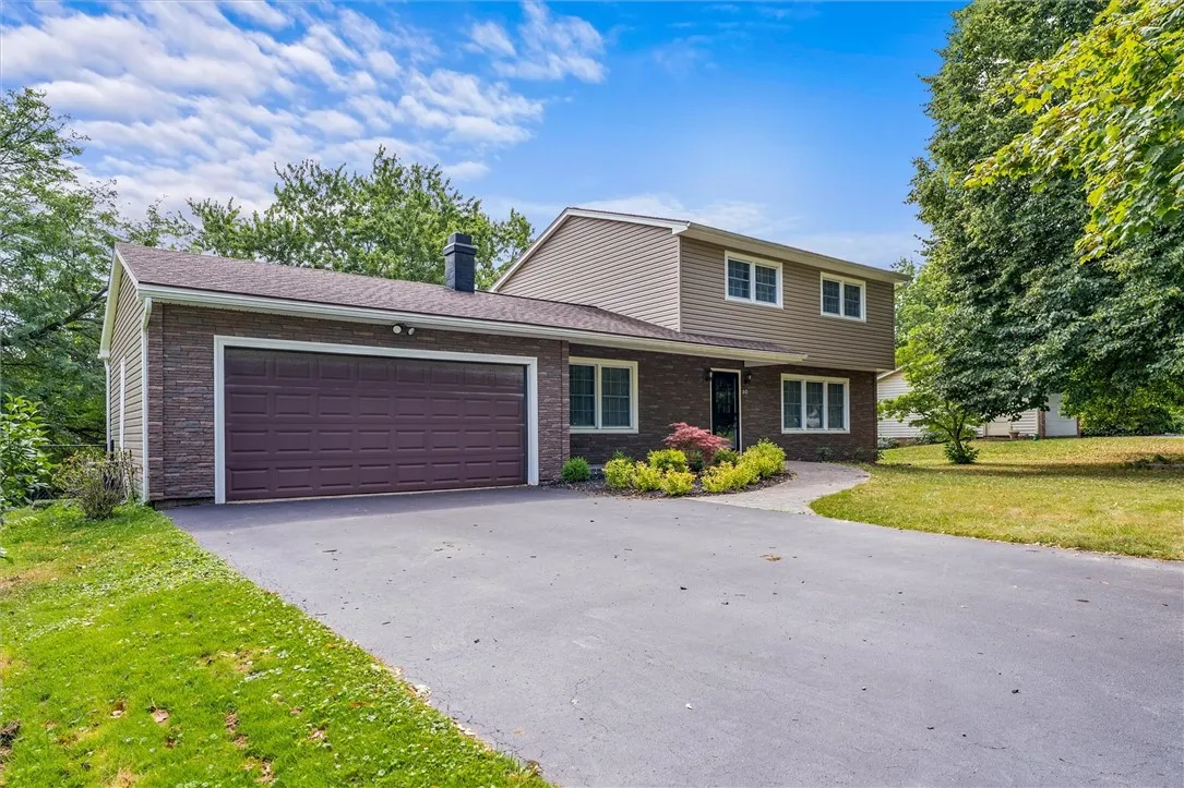 10 Matthew Drive, Perinton, New York 14450, Perinton, New York 14450, 3 Bedrooms Bedrooms, 9 Rooms Rooms,1 BathroomBathrooms,Residential,Closed,10 Matthew Drive, Perinton, New York 14450,0,R1624894