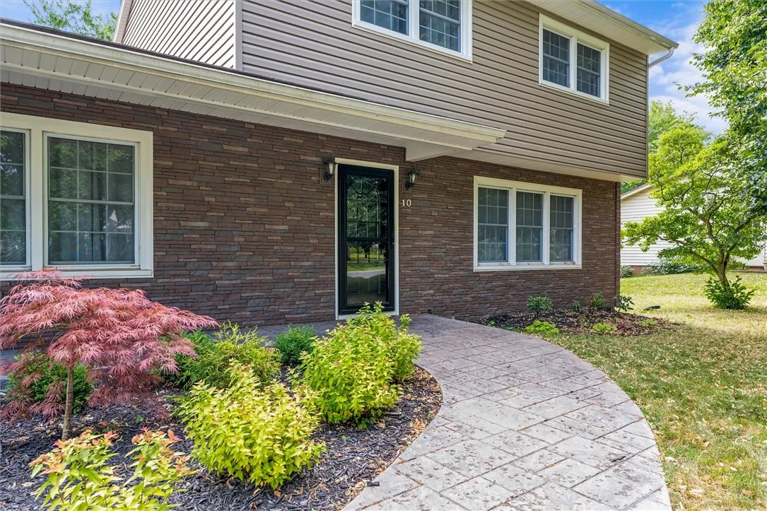 10 Matthew Drive, Perinton, New York 14450, Perinton, New York 14450, 3 Bedrooms Bedrooms, 9 Rooms Rooms,1 BathroomBathrooms,Residential,Closed,10 Matthew Drive, Perinton, New York 14450,0,R1624894