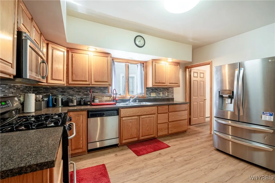 30 Macamley Street, Buffalo, New York 14220, Buffalo, New York 14220, 6 Bedrooms Bedrooms, ,2 BathroomsBathrooms,Residential,For Sale,30 Macamley Street, Buffalo, New York 14220,B1624915