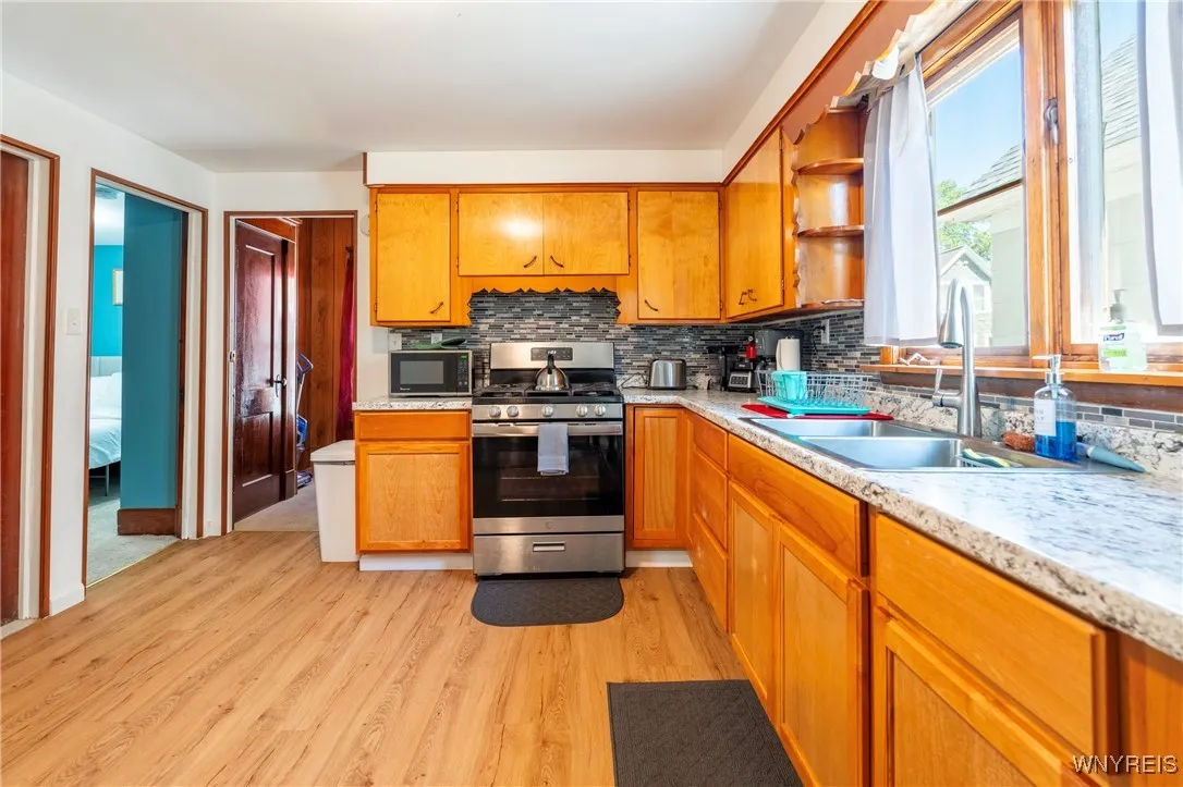 30 Macamley Street, Buffalo, New York 14220, Buffalo, New York 14220, 6 Bedrooms Bedrooms, ,2 BathroomsBathrooms,Residential,For Sale,30 Macamley Street, Buffalo, New York 14220,B1624915