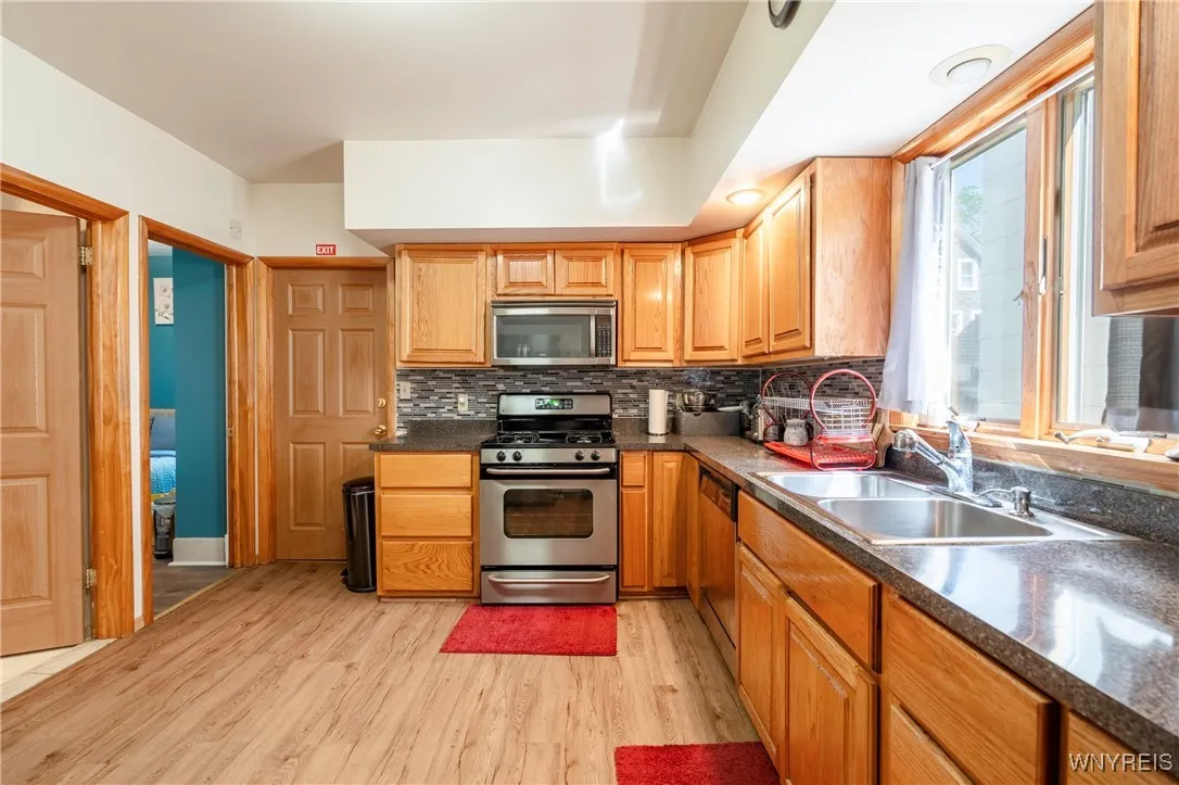 30 Macamley Street, Buffalo, New York 14220, Buffalo, New York 14220, 6 Bedrooms Bedrooms, ,2 BathroomsBathrooms,Residential,For Sale,30 Macamley Street, Buffalo, New York 14220,B1624915
