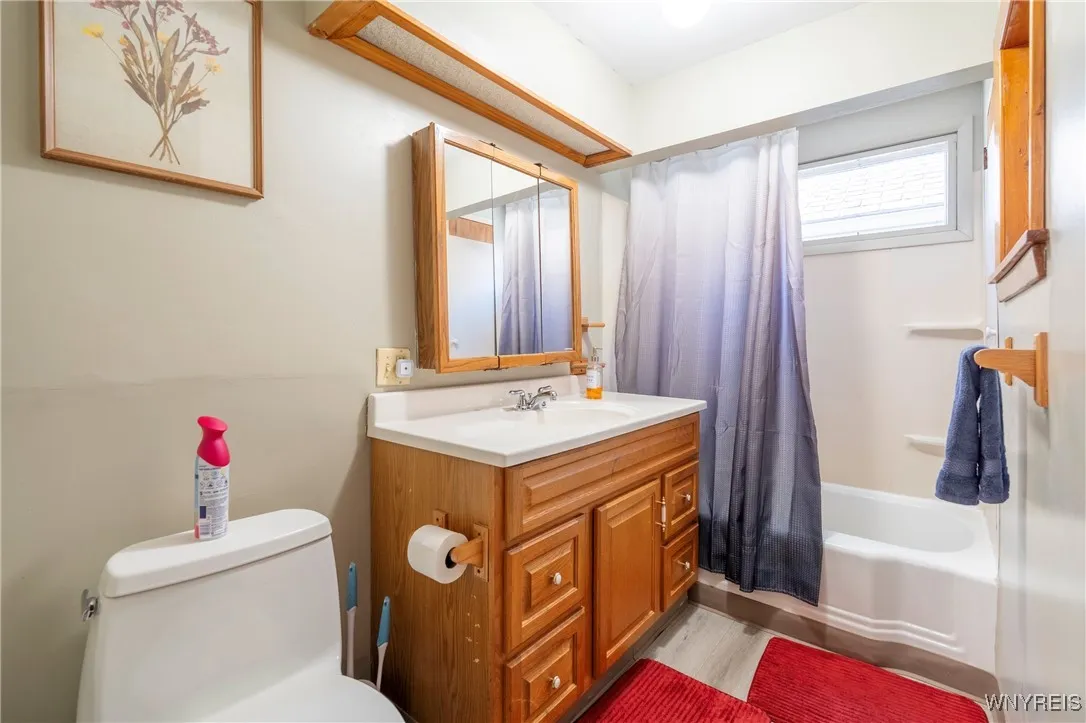 30 Macamley Street, Buffalo, New York 14220, Buffalo, New York 14220, 6 Bedrooms Bedrooms, ,2 BathroomsBathrooms,Residential,For Sale,30 Macamley Street, Buffalo, New York 14220,B1624915