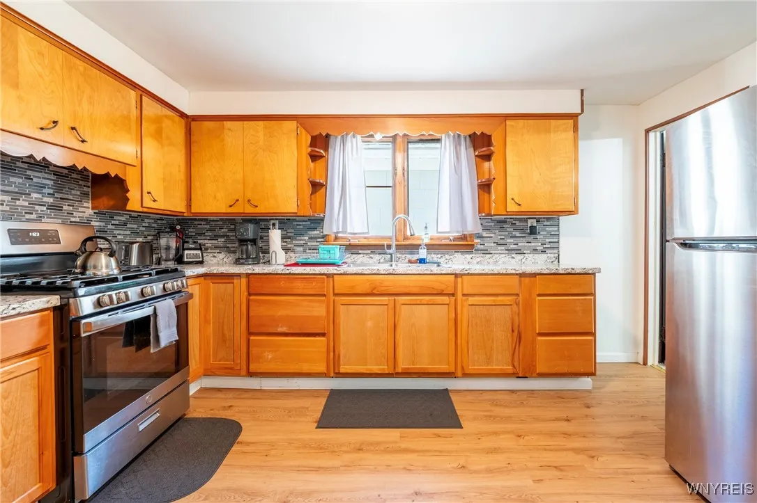 30 Macamley Street, Buffalo, New York 14220, Buffalo, New York 14220, 6 Bedrooms Bedrooms, ,2 BathroomsBathrooms,Residential,For Sale,30 Macamley Street, Buffalo, New York 14220,B1624915
