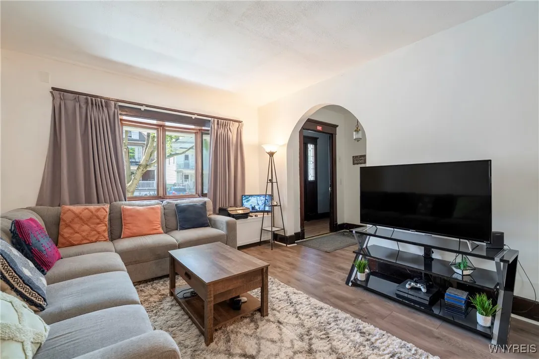 30 Macamley Street, Buffalo, New York 14220, Buffalo, New York 14220, 6 Bedrooms Bedrooms, ,2 BathroomsBathrooms,Residential,For Sale,30 Macamley Street, Buffalo, New York 14220,B1624915