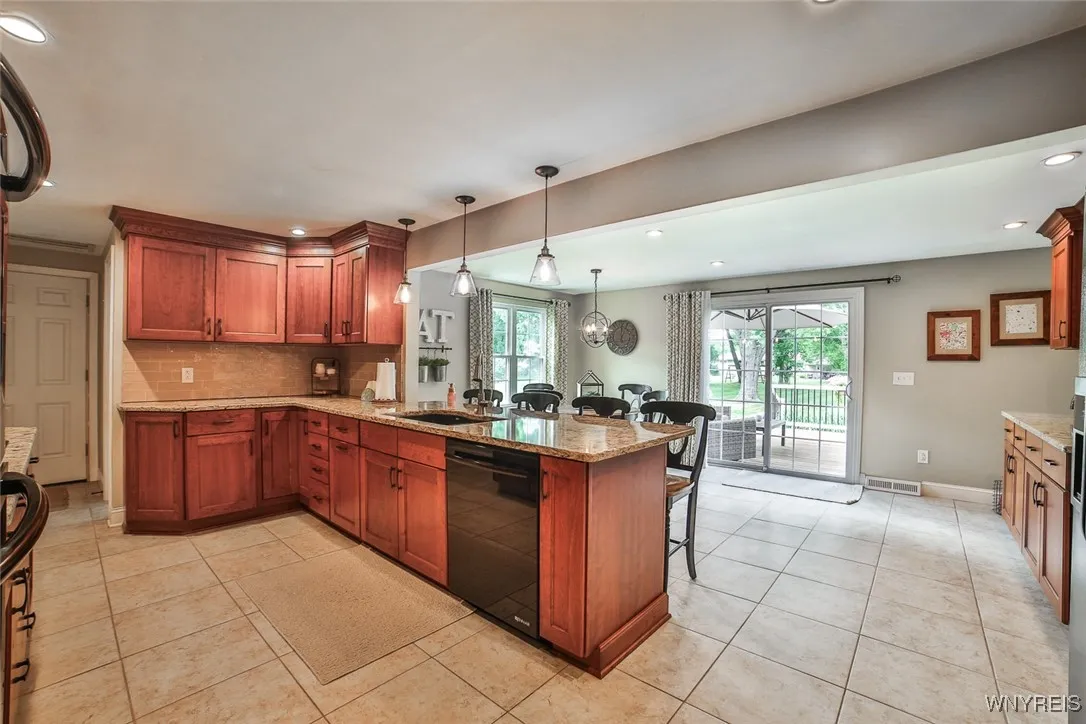 4530 Greenbriar Road, Clarence, New York 14221, Clarence, New York 14221, 3 Bedrooms Bedrooms, 8 Rooms Rooms,2 BathroomsBathrooms,Residential,For Sale,4530 Greenbriar Road, Clarence, New York 14221,B1624935