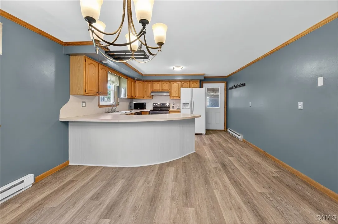 The breakfast bar is perfect for informal gatherings.
