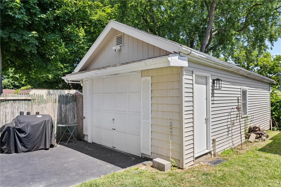 86 Henley Street, Rochester, New York 14612, Rochester, New York 14612, 3 Bedrooms Bedrooms, 8 Rooms Rooms,1 BathroomBathrooms,Residential,Closed,86 Henley Street, Rochester, New York 14612,0,R1624828