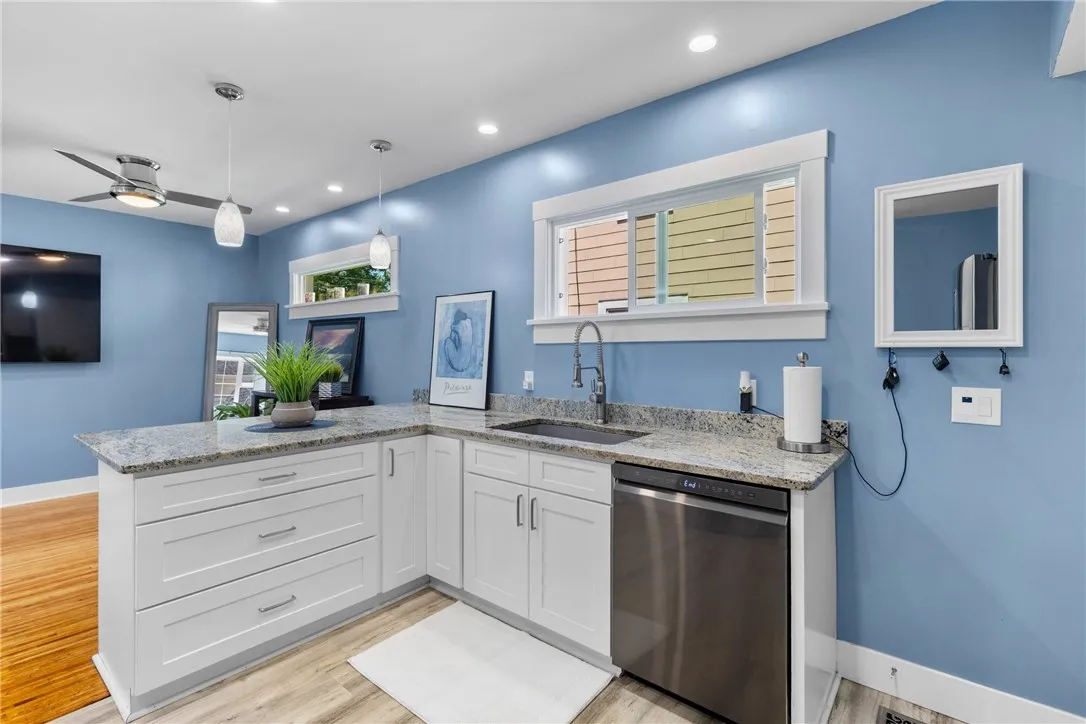 86 Henley Street, Rochester, New York 14612, Rochester, New York 14612, 3 Bedrooms Bedrooms, 8 Rooms Rooms,1 BathroomBathrooms,Residential,Closed,86 Henley Street, Rochester, New York 14612,0,R1624828