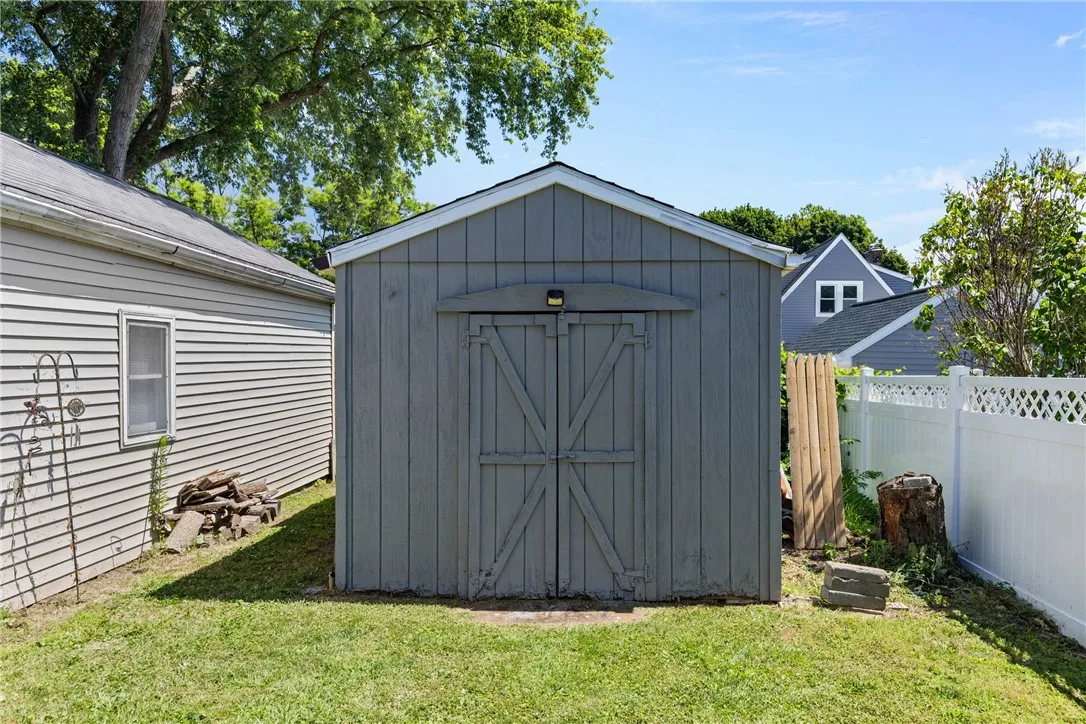 86 Henley Street, Rochester, New York 14612, Rochester, New York 14612, 3 Bedrooms Bedrooms, 8 Rooms Rooms,1 BathroomBathrooms,Residential,Closed,86 Henley Street, Rochester, New York 14612,0,R1624828