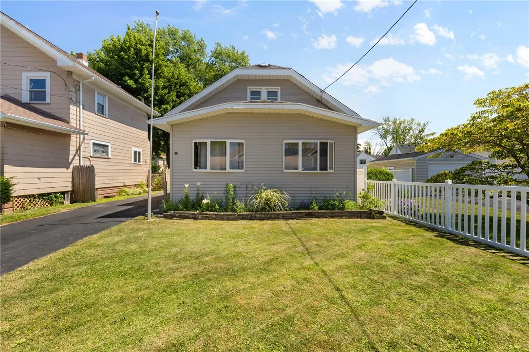 86 Henley Street, Rochester, New York 14612, Rochester, New York 14612, 3 Bedrooms Bedrooms, 8 Rooms Rooms,1 BathroomBathrooms,Residential,Closed,86 Henley Street, Rochester, New York 14612,0,R1624828