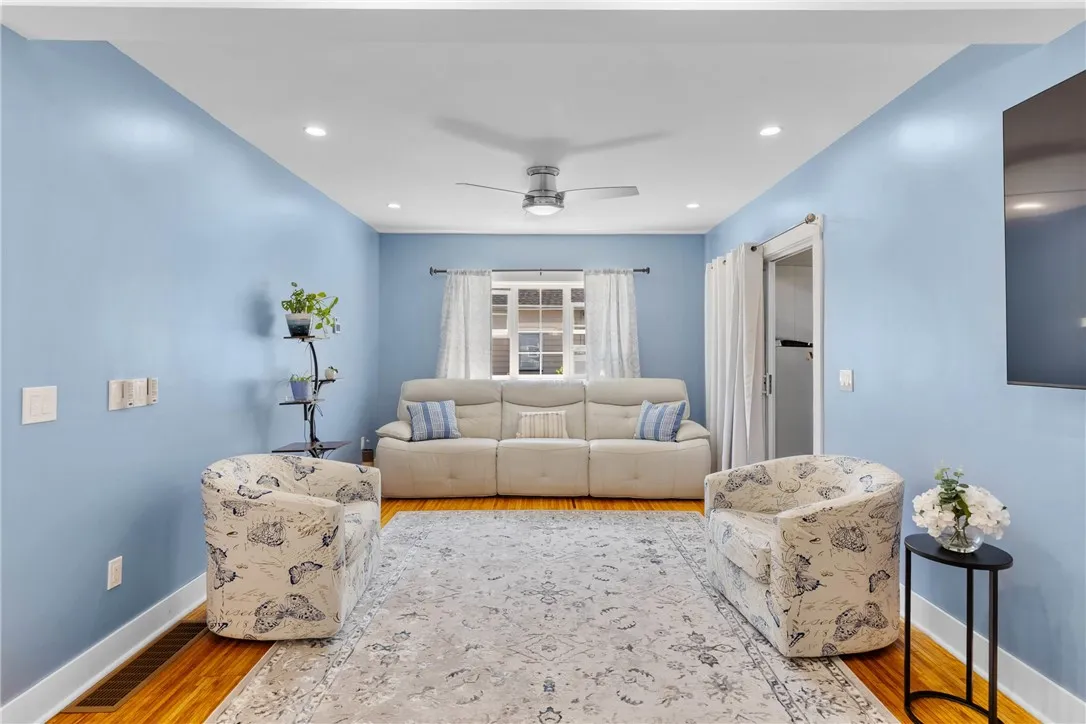 86 Henley Street, Rochester, New York 14612, Rochester, New York 14612, 3 Bedrooms Bedrooms, 8 Rooms Rooms,1 BathroomBathrooms,Residential,Closed,86 Henley Street, Rochester, New York 14612,0,R1624828