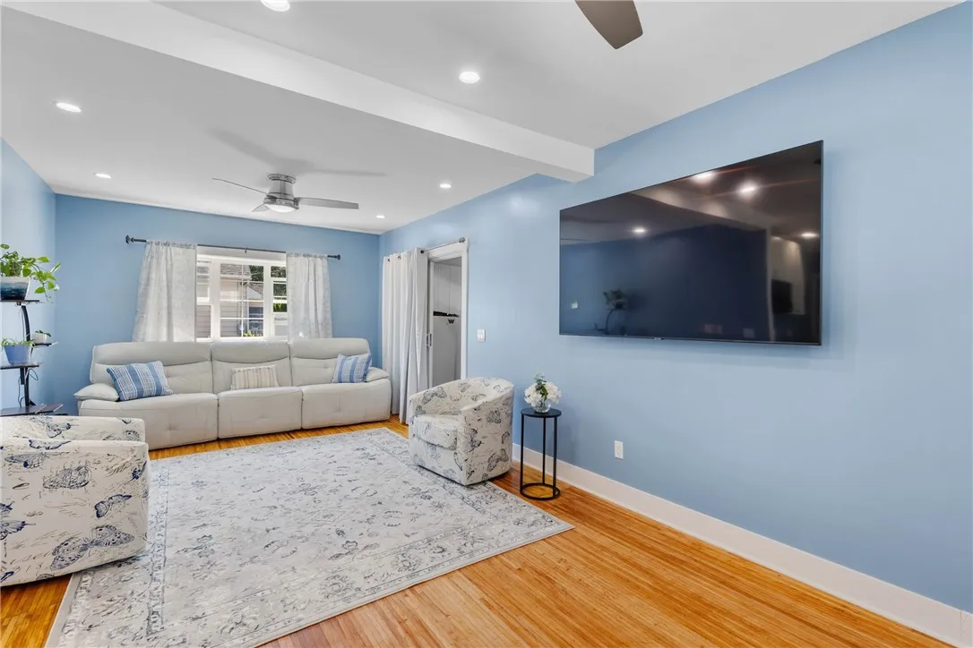 86 Henley Street, Rochester, New York 14612, Rochester, New York 14612, 3 Bedrooms Bedrooms, 8 Rooms Rooms,1 BathroomBathrooms,Residential,Closed,86 Henley Street, Rochester, New York 14612,0,R1624828