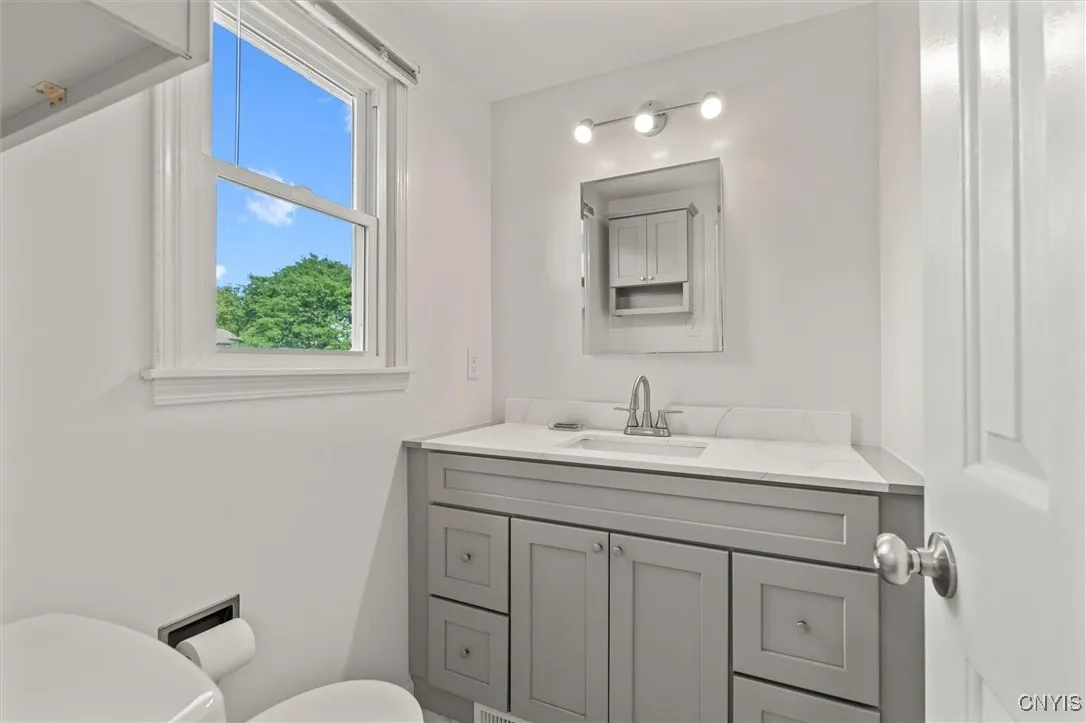 5240 Wethersfield Road, Dewitt, New York 13078, De Witt, New York 13078, 4 Bedrooms Bedrooms, 13 Rooms Rooms,2 BathroomsBathrooms,Residential,Closed,5240 Wethersfield Road, Dewitt, New York 13078,0,S1624919