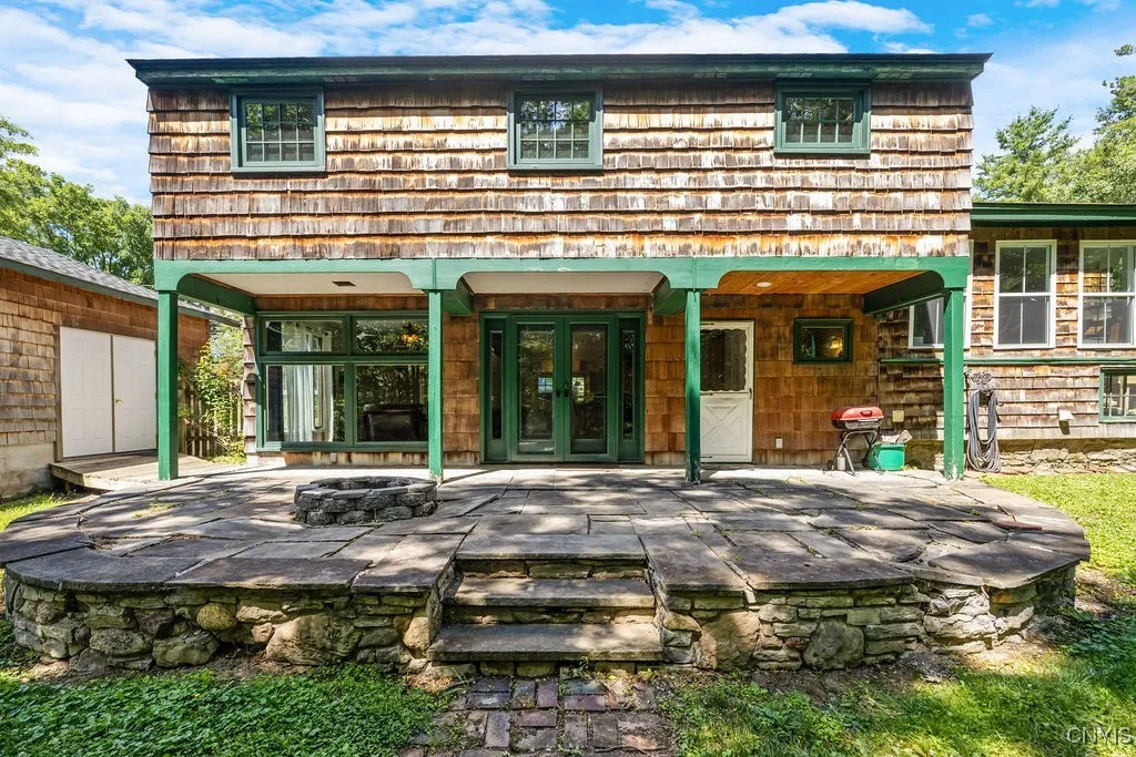 7822 Salt Springs Road, Manlius, New York 13066, Manlius, New York 13066, 5 Bedrooms Bedrooms, 9 Rooms Rooms,1 BathroomBathrooms,Residential,For Sale,7822 Salt Springs Road, Manlius, New York 13066,0,S1620587