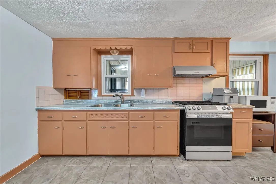 450 Maynard Drive, Amherst, New York 14226, Amherst, New York 14226, 3 Bedrooms Bedrooms, 7 Rooms Rooms,1 BathroomBathrooms,Residential,For Sale,450 Maynard Drive, Amherst, New York 14226,B1623892