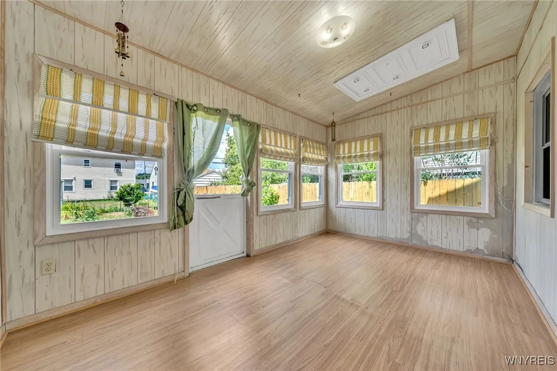 450 Maynard Drive, Amherst, New York 14226, Amherst, New York 14226, 3 Bedrooms Bedrooms, 7 Rooms Rooms,1 BathroomBathrooms,Residential,For Sale,450 Maynard Drive, Amherst, New York 14226,B1623892