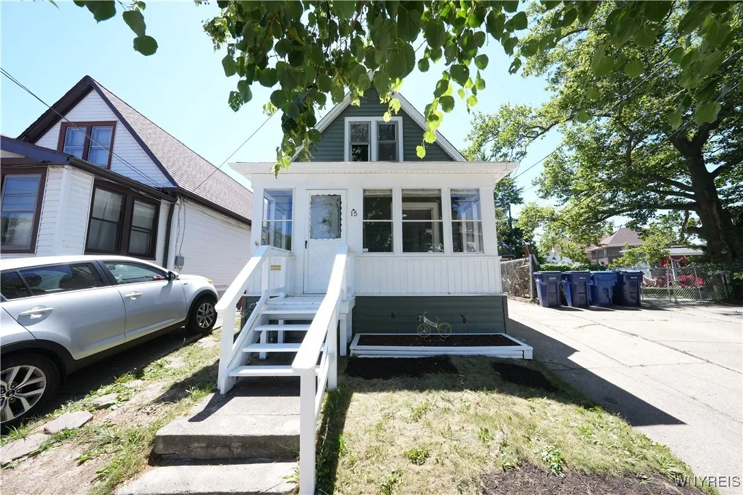 15 Royal Avenue, Buffalo, New York 14207, Buffalo, New York 14207, 3 Bedrooms Bedrooms, 7 Rooms Rooms,1 BathroomBathrooms,Residential,Closed,15 Royal Avenue, Buffalo, New York 14207,0,B1624961
