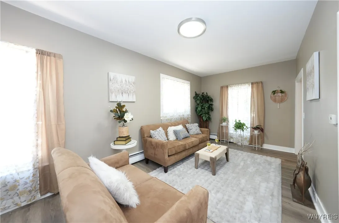 15 Royal Avenue, Buffalo, New York 14207, Buffalo, New York 14207, 3 Bedrooms Bedrooms, 7 Rooms Rooms,1 BathroomBathrooms,Residential,Closed,15 Royal Avenue, Buffalo, New York 14207,0,B1624961