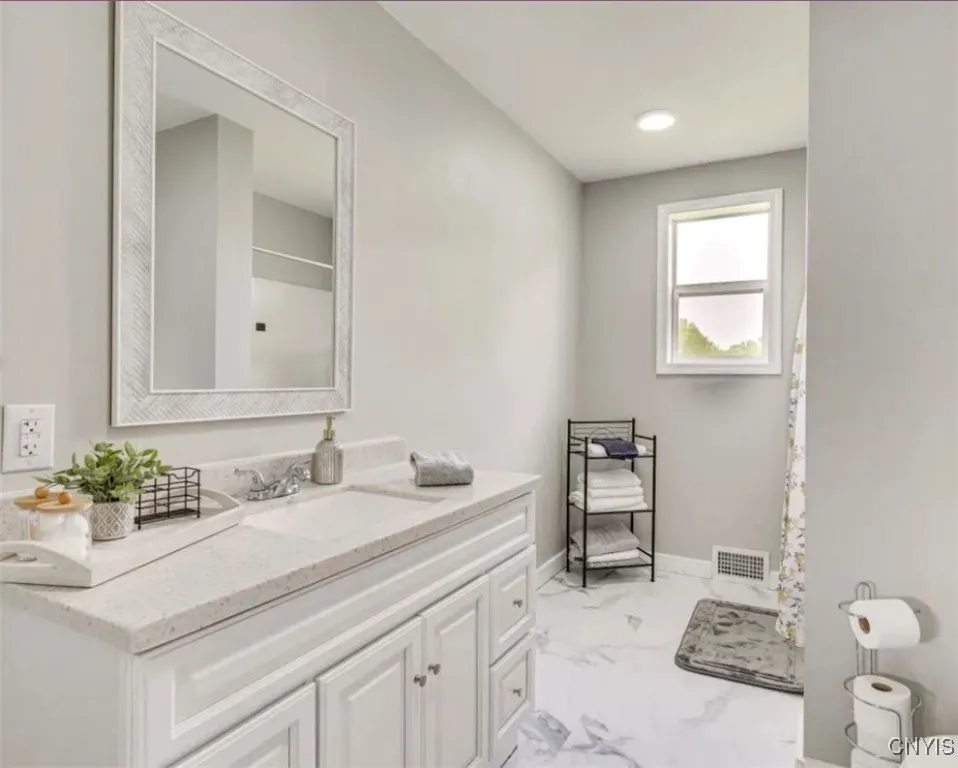 276 Lakeshore Road, Oswego, New York 13126, Oswego, New York 13126, 7 Bedrooms Bedrooms, 12 Rooms Rooms,2 BathroomsBathrooms,Residential Lease,For Rent,276 Lakeshore Road, Oswego, New York 13126,S1624669