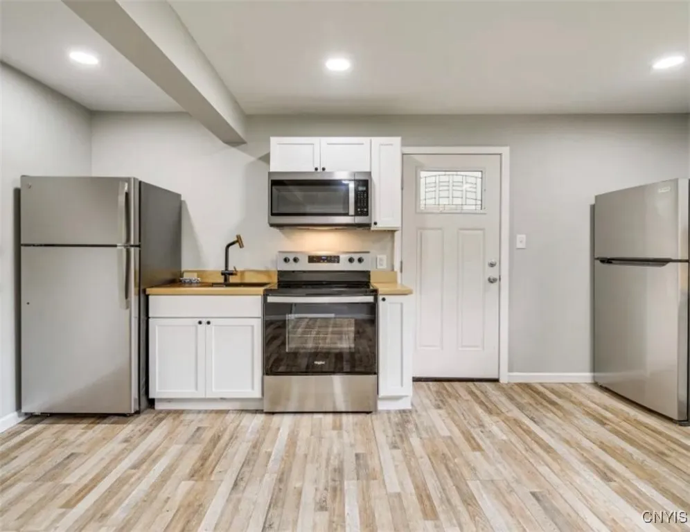 276 Lakeshore Road, Oswego, New York 13126, Oswego, New York 13126, 7 Bedrooms Bedrooms, 12 Rooms Rooms,2 BathroomsBathrooms,Residential Lease,For Rent,276 Lakeshore Road, Oswego, New York 13126,S1624669