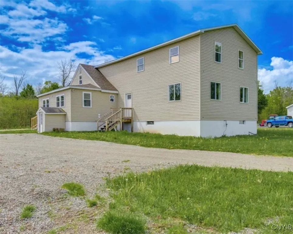 276 Lakeshore Road, Oswego, New York 13126, Oswego, New York 13126, 7 Bedrooms Bedrooms, 12 Rooms Rooms,2 BathroomsBathrooms,Residential Lease,For Rent,276 Lakeshore Road, Oswego, New York 13126,S1624669