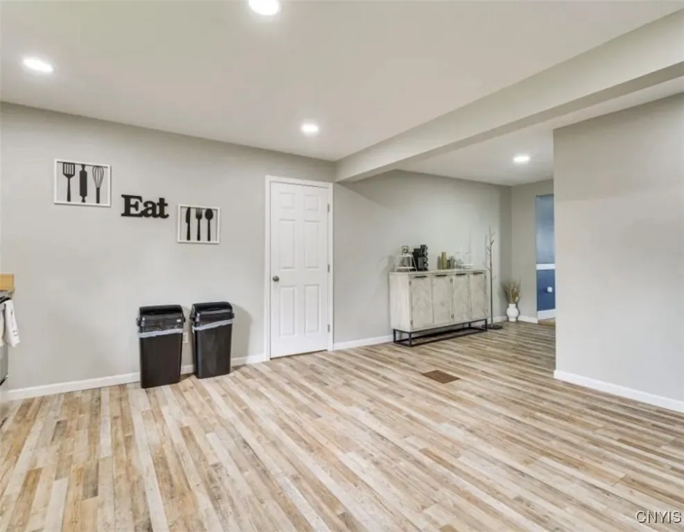 276 Lakeshore Road, Oswego, New York 13126, Oswego, New York 13126, 7 Bedrooms Bedrooms, 12 Rooms Rooms,2 BathroomsBathrooms,Residential Lease,For Rent,276 Lakeshore Road, Oswego, New York 13126,S1624669
