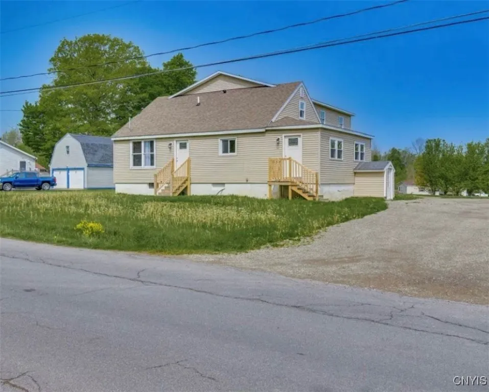 276 Lakeshore Road, Oswego, New York 13126, Oswego, New York 13126, 7 Bedrooms Bedrooms, 12 Rooms Rooms,2 BathroomsBathrooms,Residential Lease,For Rent,276 Lakeshore Road, Oswego, New York 13126,S1624669