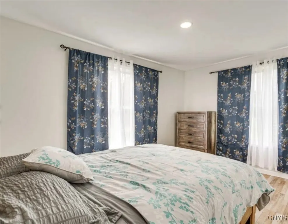 276 Lakeshore Road, Oswego, New York 13126, Oswego, New York 13126, 7 Bedrooms Bedrooms, 12 Rooms Rooms,2 BathroomsBathrooms,Residential Lease,For Rent,276 Lakeshore Road, Oswego, New York 13126,S1624669