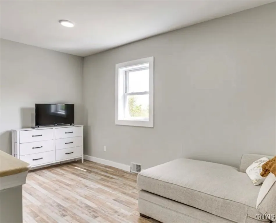 276 Lakeshore Road, Oswego, New York 13126, Oswego, New York 13126, 7 Bedrooms Bedrooms, 12 Rooms Rooms,2 BathroomsBathrooms,Residential Lease,For Rent,276 Lakeshore Road, Oswego, New York 13126,S1624669