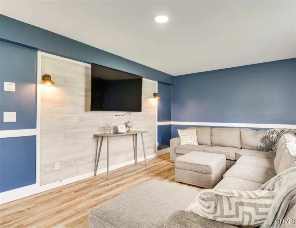 276 Lakeshore Road, Oswego, New York 13126, Oswego, New York 13126, 7 Bedrooms Bedrooms, 12 Rooms Rooms,2 BathroomsBathrooms,Residential Lease,For Rent,276 Lakeshore Road, Oswego, New York 13126,S1624669