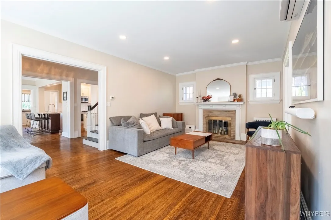 36 University Avenue, Buffalo, New York 14214, Buffalo, New York 14214, 3 Bedrooms Bedrooms, 9 Rooms Rooms,2 BathroomsBathrooms,Residential,For Sale,36 University Avenue, Buffalo, New York 14214,B1624952