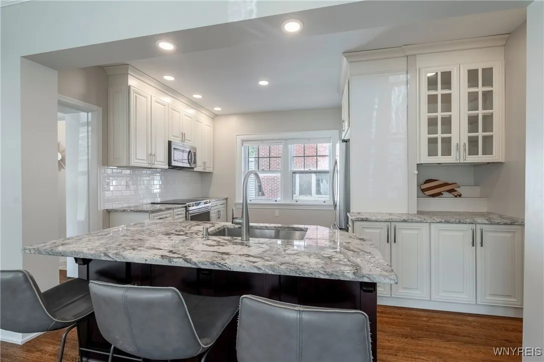36 University Avenue, Buffalo, New York 14214, Buffalo, New York 14214, 3 Bedrooms Bedrooms, 9 Rooms Rooms,2 BathroomsBathrooms,Residential,For Sale,36 University Avenue, Buffalo, New York 14214,B1624952