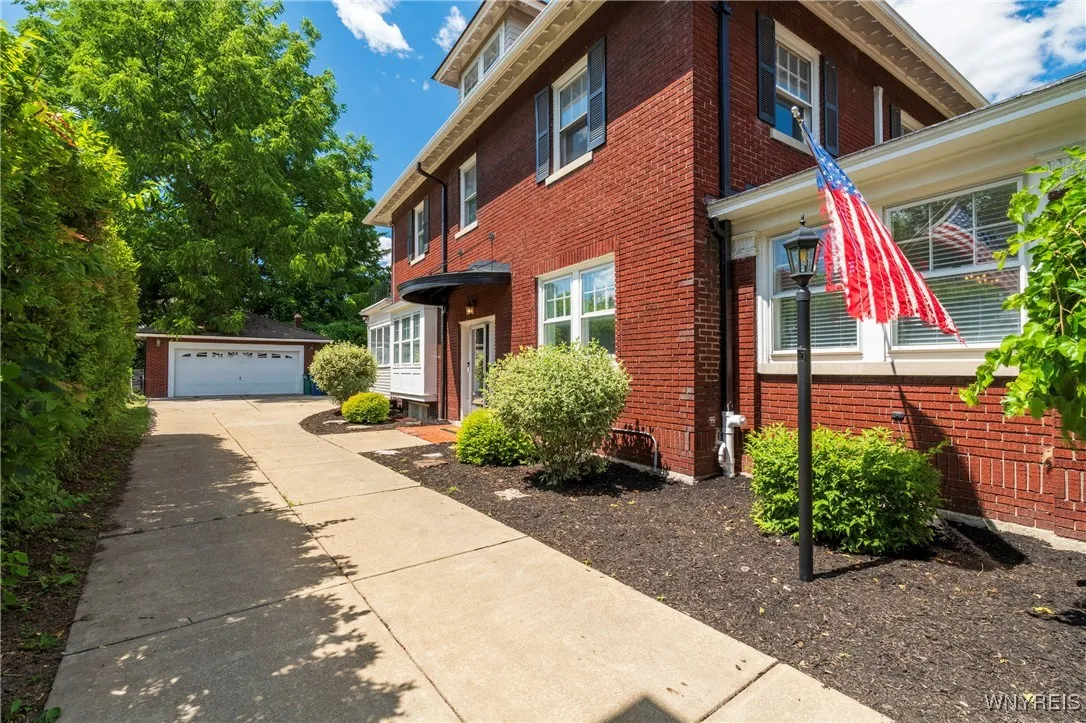 36 University Avenue, Buffalo, New York 14214, Buffalo, New York 14214, 3 Bedrooms Bedrooms, 9 Rooms Rooms,2 BathroomsBathrooms,Residential,For Sale,36 University Avenue, Buffalo, New York 14214,B1624952