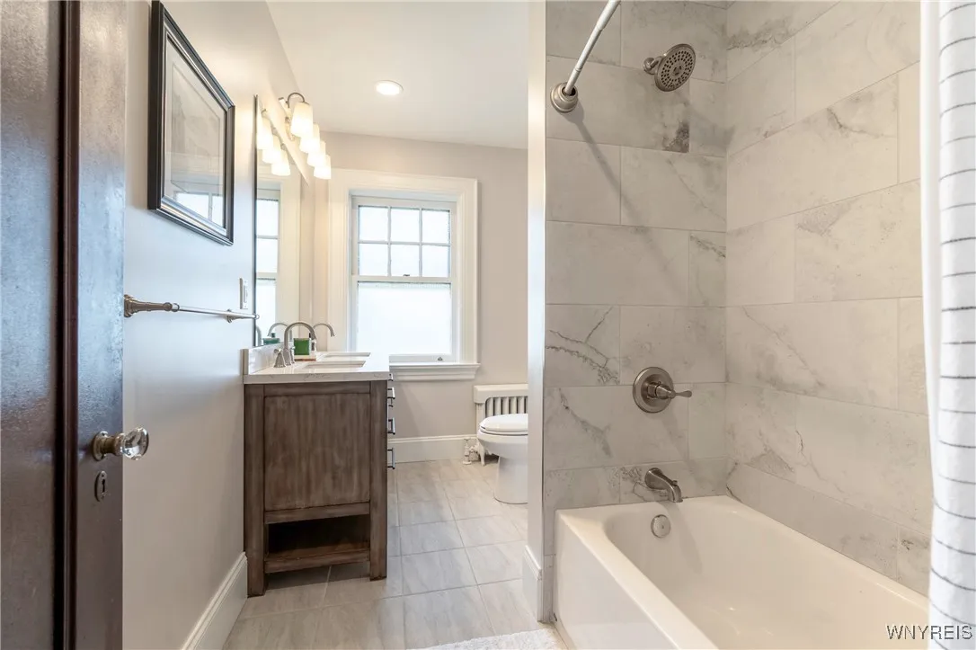 36 University Avenue, Buffalo, New York 14214, Buffalo, New York 14214, 3 Bedrooms Bedrooms, 9 Rooms Rooms,2 BathroomsBathrooms,Residential,For Sale,36 University Avenue, Buffalo, New York 14214,B1624952