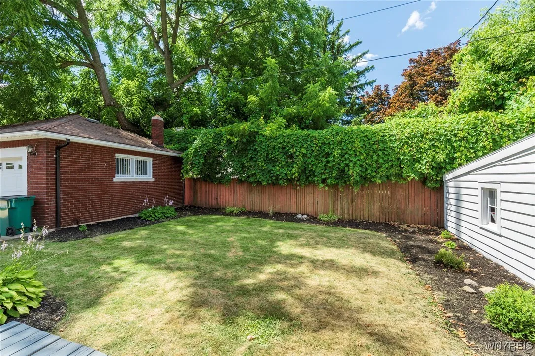 36 University Avenue, Buffalo, New York 14214, Buffalo, New York 14214, 3 Bedrooms Bedrooms, 9 Rooms Rooms,2 BathroomsBathrooms,Residential,For Sale,36 University Avenue, Buffalo, New York 14214,B1624952