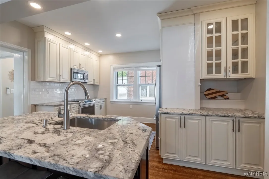 36 University Avenue, Buffalo, New York 14214, Buffalo, New York 14214, 3 Bedrooms Bedrooms, 9 Rooms Rooms,2 BathroomsBathrooms,Residential,For Sale,36 University Avenue, Buffalo, New York 14214,B1624952