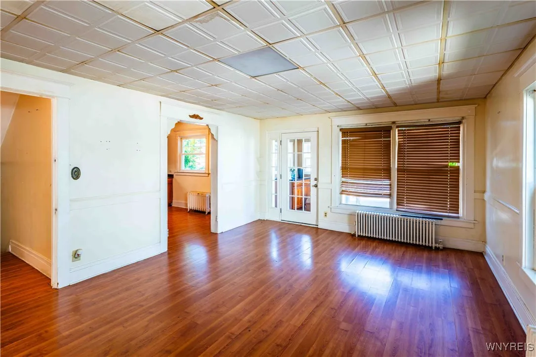 40 Niagara Falls Boulevard, Buffalo, New York 1421, Buffalo, New York 14214, 4 Bedrooms Bedrooms, 10 Rooms Rooms,1 BathroomBathrooms,Residential,For Sale,40 Niagara Falls Boulevard, Buffalo, New York 1421,B1624869