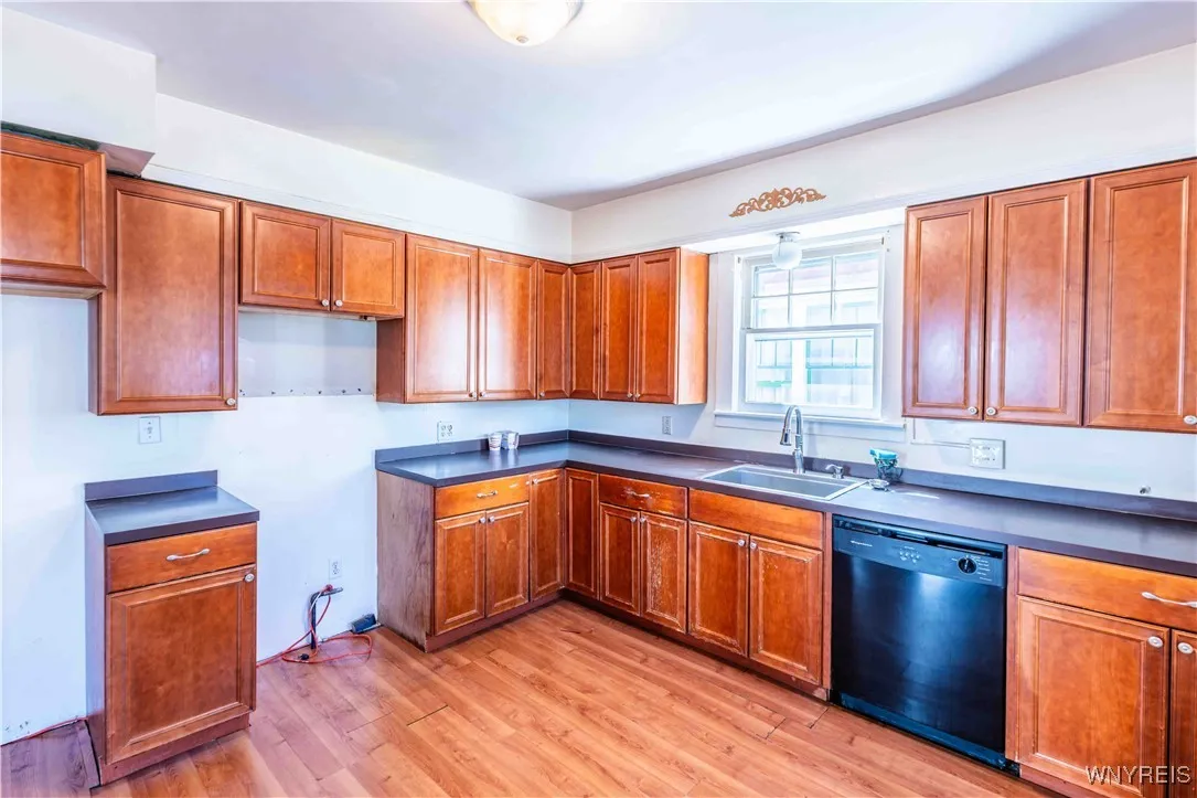 40 Niagara Falls Boulevard, Buffalo, New York 1421, Buffalo, New York 14214, 4 Bedrooms Bedrooms, 10 Rooms Rooms,1 BathroomBathrooms,Residential,For Sale,40 Niagara Falls Boulevard, Buffalo, New York 1421,B1624869