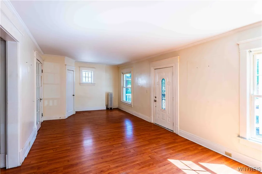 40 Niagara Falls Boulevard, Buffalo, New York 1421, Buffalo, New York 14214, 4 Bedrooms Bedrooms, 10 Rooms Rooms,1 BathroomBathrooms,Residential,For Sale,40 Niagara Falls Boulevard, Buffalo, New York 1421,B1624869