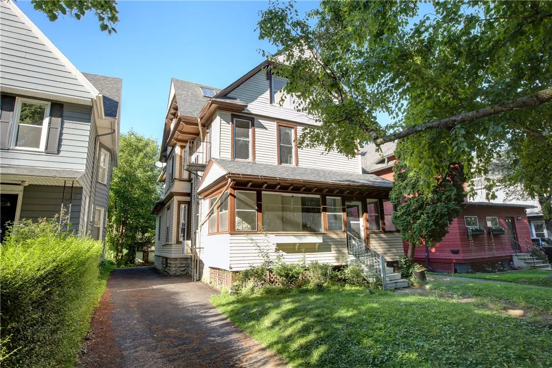 32 Birch Crescent 1, Rochester, New York 14607, Rochester, New York 14607, 2 Bedrooms Bedrooms, 6 Rooms Rooms,2 BathroomsBathrooms,Residential Lease,For Rent,32 Birch Crescent 1, Rochester, New York 14607,R1624914